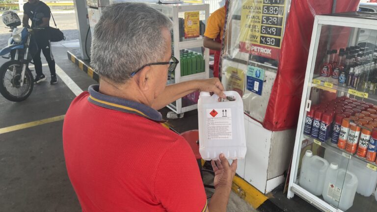 Transportar combustíveis em galões sem certificação do Inmetro é perigoso e ilegal