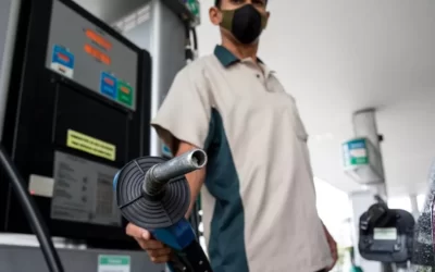 Redução no preço da gasolina definida pela Petrobras não chega aos postos em junho