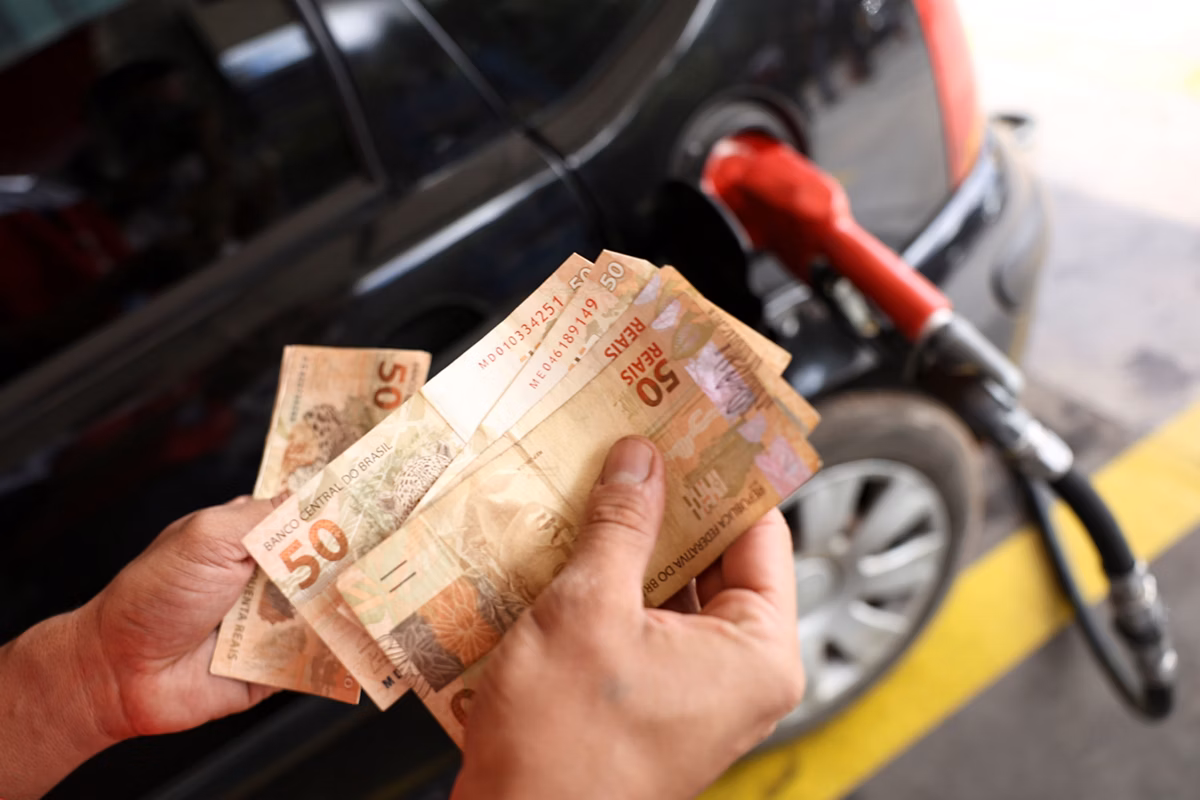 economia-posto-de-ocmbust-veis-gasolina-diesel-combust-vel-etanol-1775249597